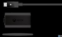 El kit de carga y juega y el headset oficial de Xbox One se muestran en imágenes